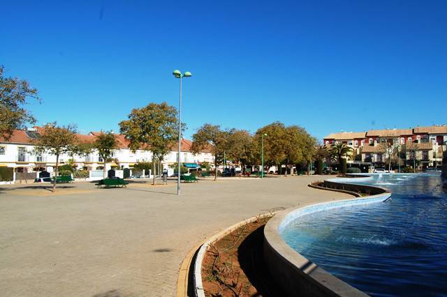 plazas y fuentes