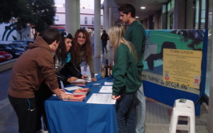 Stand informativo "Día sin alcohol"