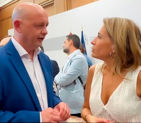 alcalde con ministra